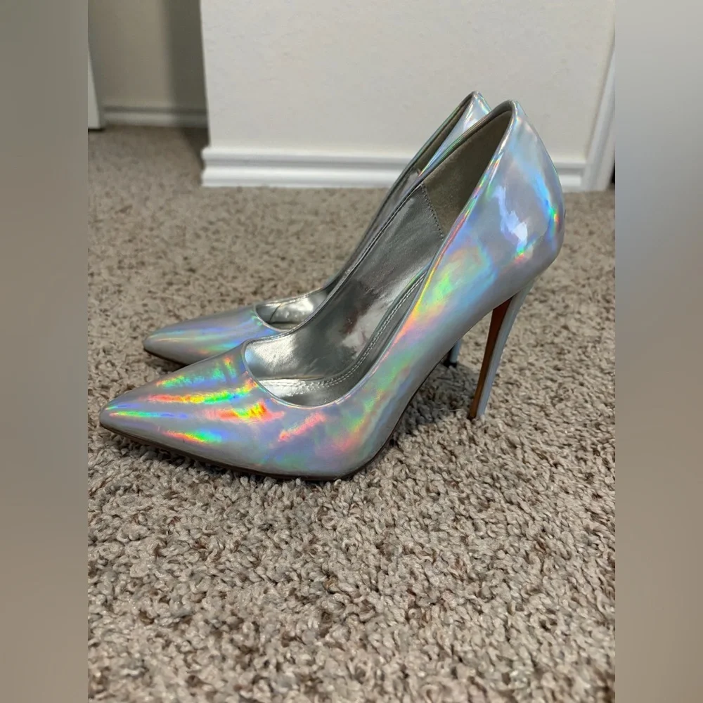 Liliana shine these